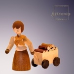 Waldfrau mittel natur mit Handwagen
