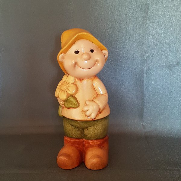 Polyresin Junge mit Blume 30cm