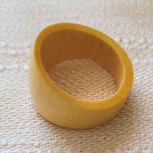 Holzring gelb Gr. 8