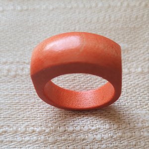 Holzring orange Gr. 8