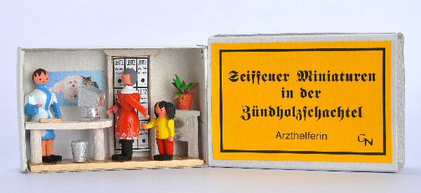 Zündholzschachtel "Arzthelferin"